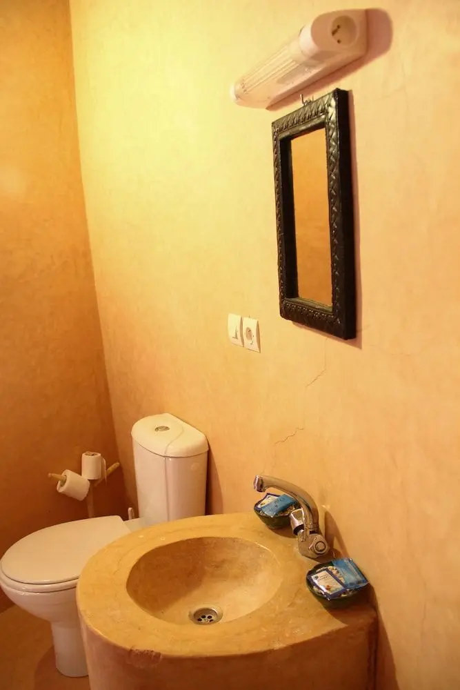 SKOURA LODGE