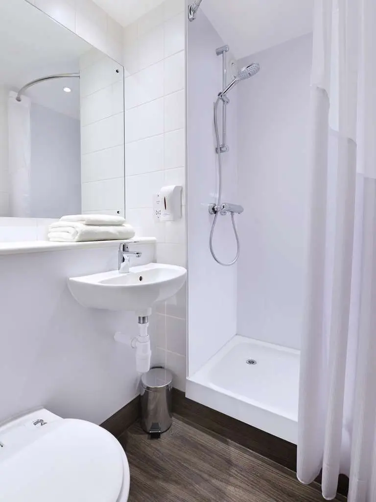 TRAVELODGE BATH WATERSIDE