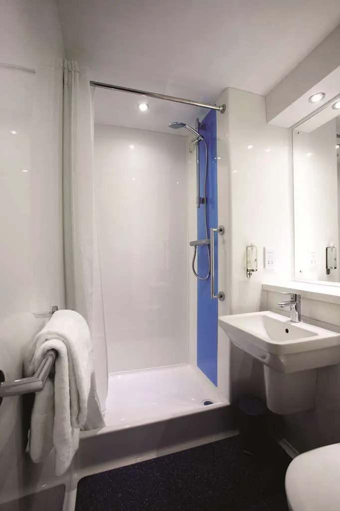 TRAVELODGE BATH WATERSIDE