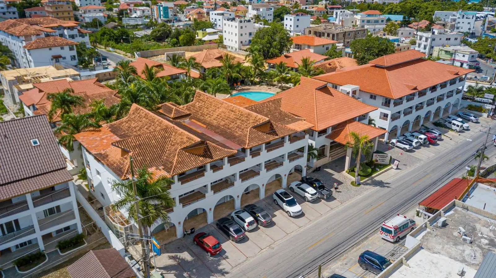 Coastal Luxury 2-Bed w Pool Access in Paraiso Bayahibe