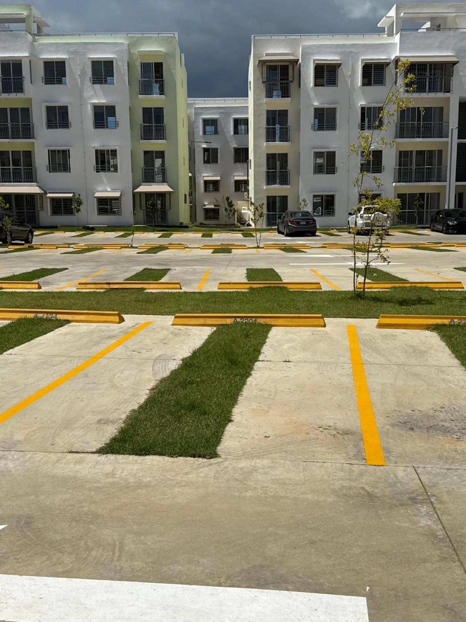 Modern 3BR Apmt Near Airport & Beach