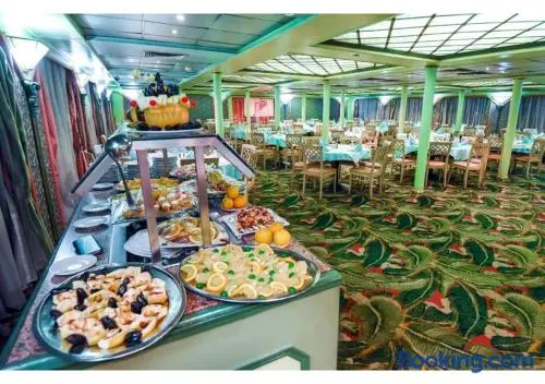 Premium Nile Cruise Luxor To Aswan 4Nights started from luxor 3 Nights started from Aswan