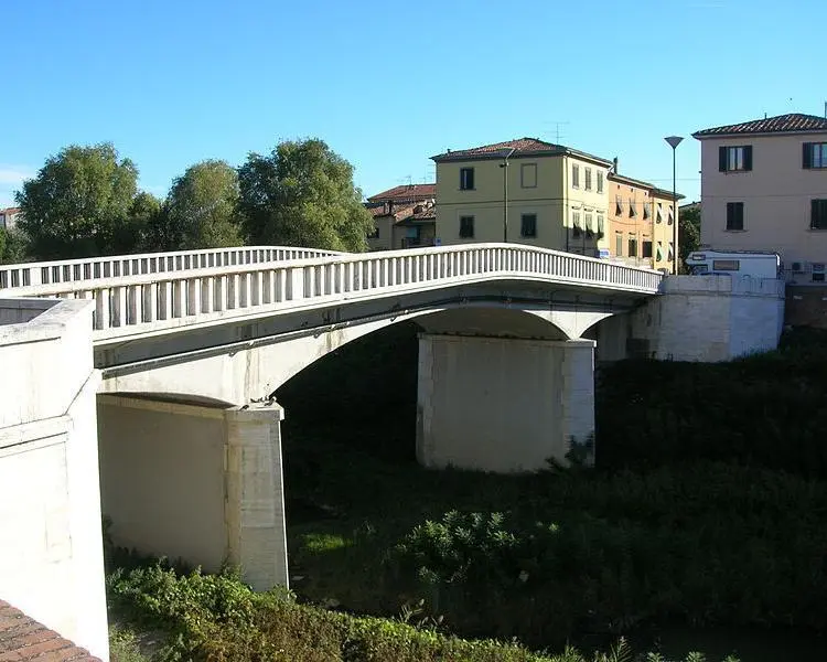 Pontedera, Itali
