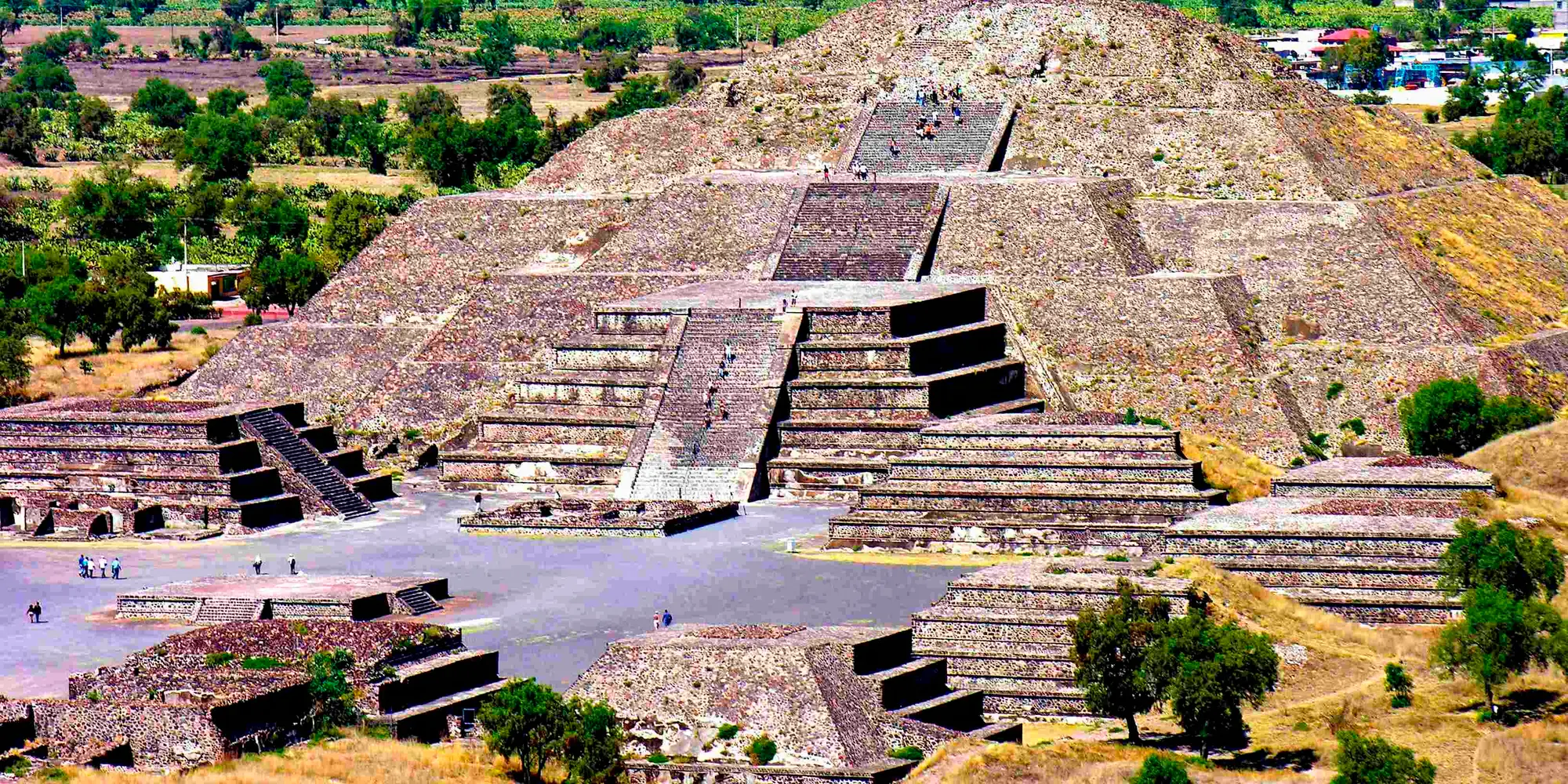 DAY 03. BASILICA OF GUADALUPE / TEOTIHUACAN PYRAMIDS