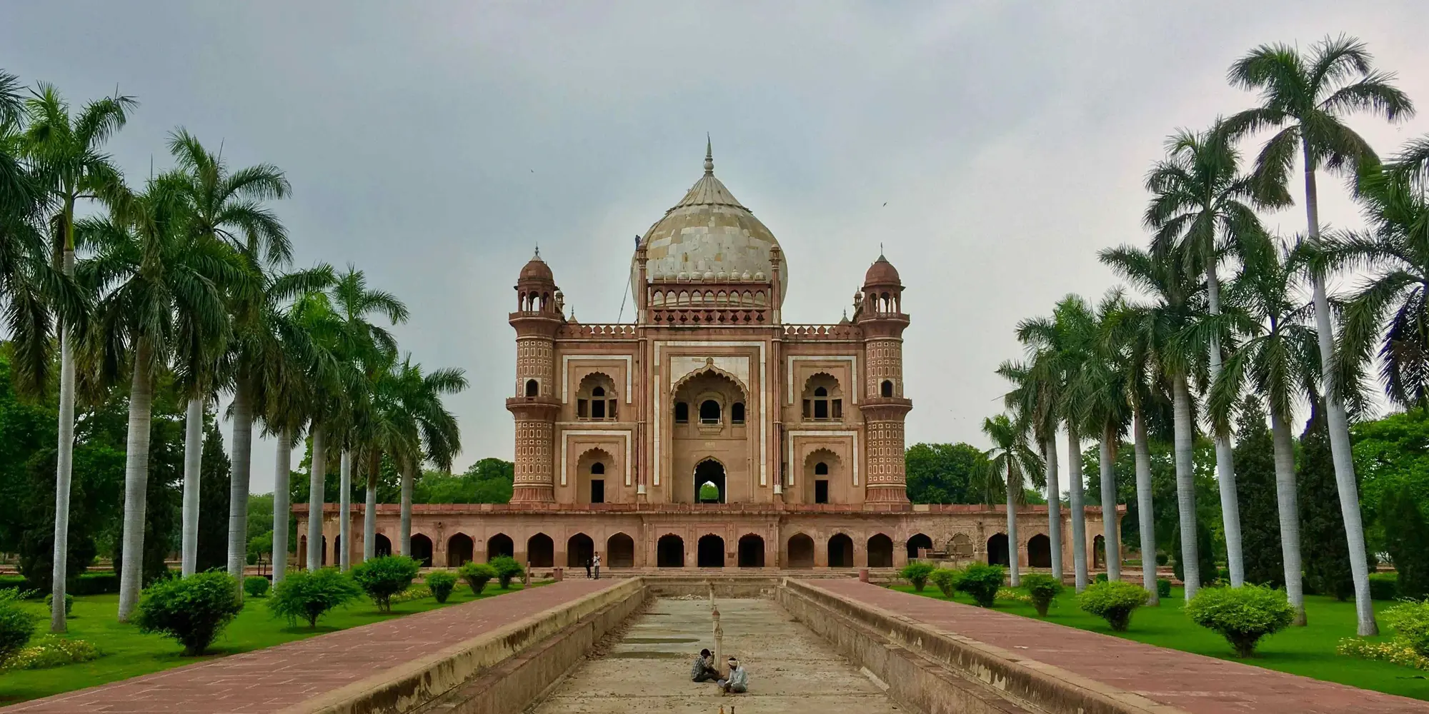 DAY 2: EXTREME DELHI - TEMPLES AND RICKSHAW MADNESS 