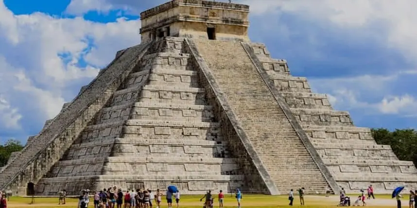 DÍA 10        (JUEVES)		MERIDA / CHICHEN ITZA / CANCÚN - RIVIERA MAYA