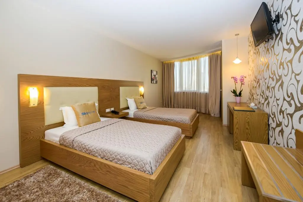 Sky Hotel Tirana 4*