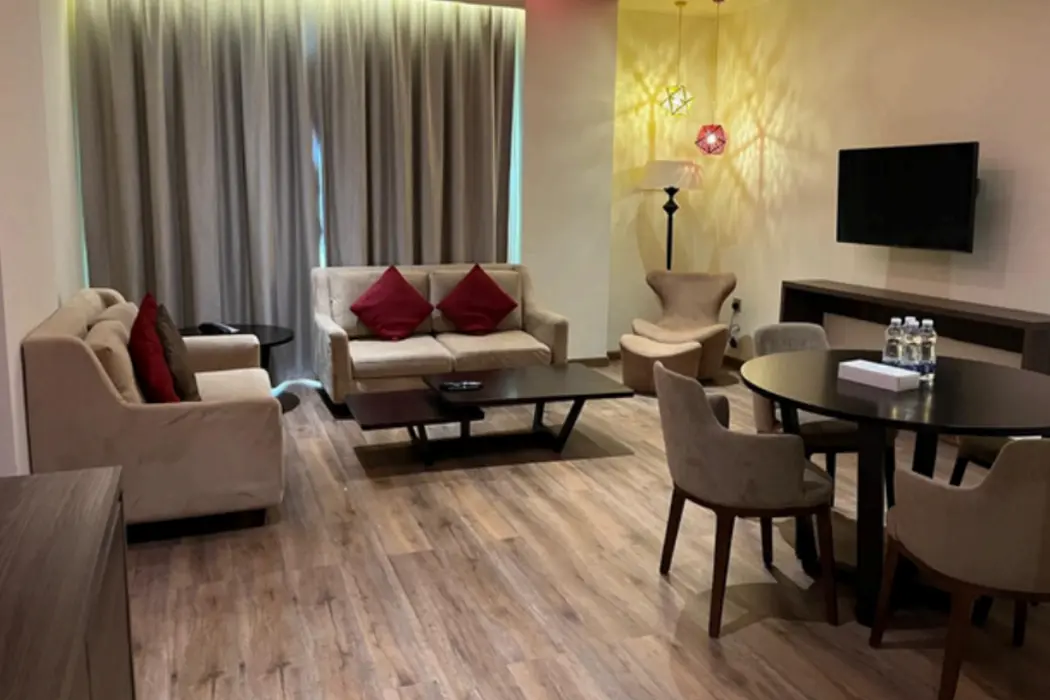Carnelian Muscat - Airport Hotel