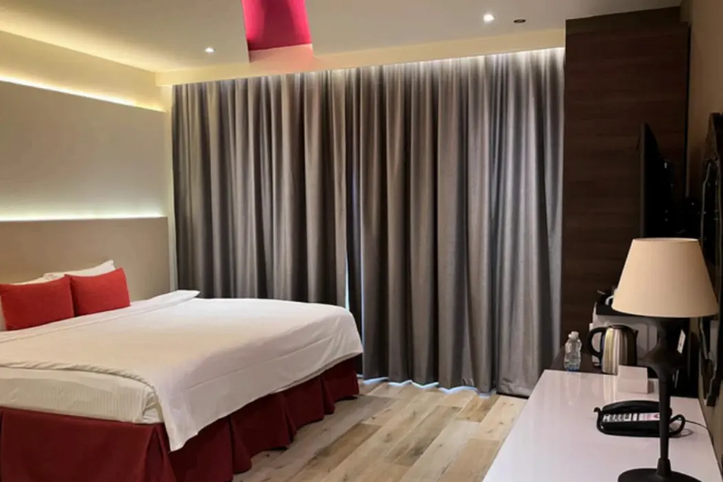 Carnelian Muscat - Airport Hotel