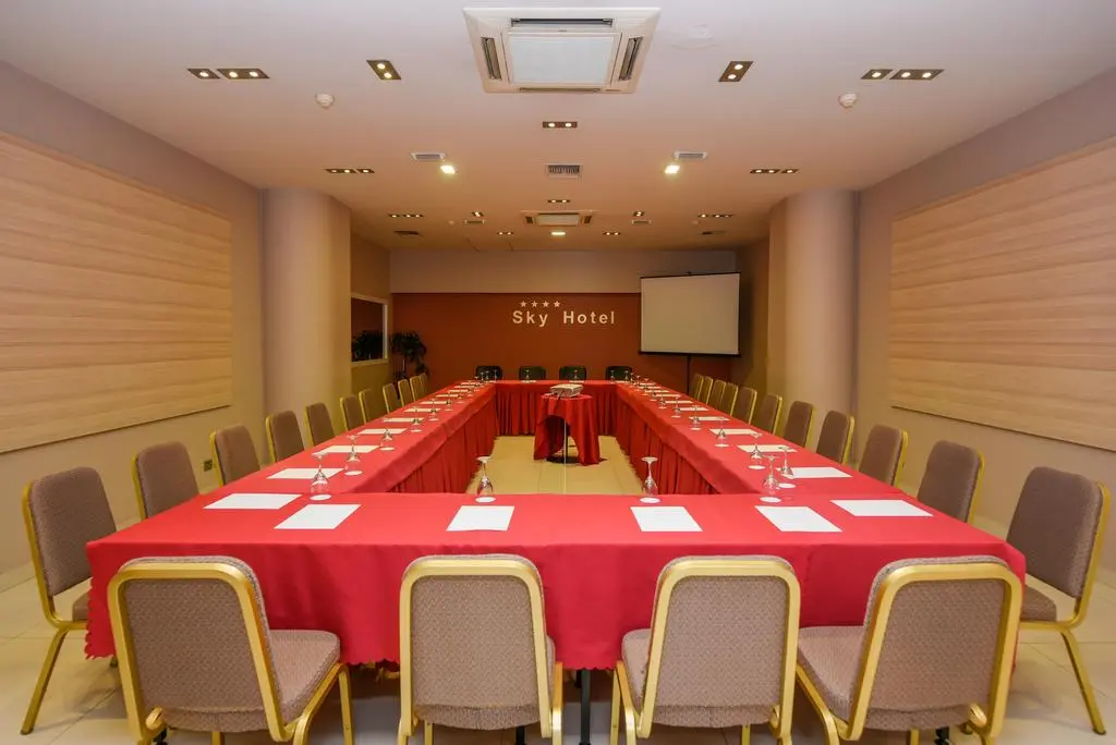 Sky Hotel Tirana 4*