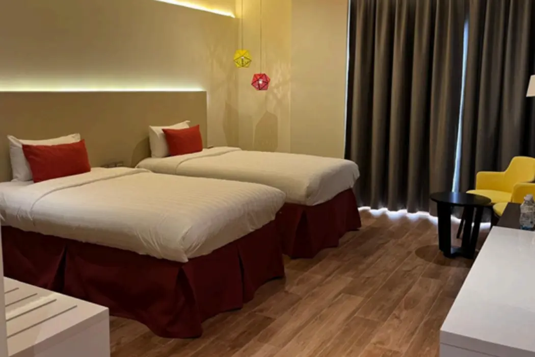 Carnelian Muscat - Airport Hotel
