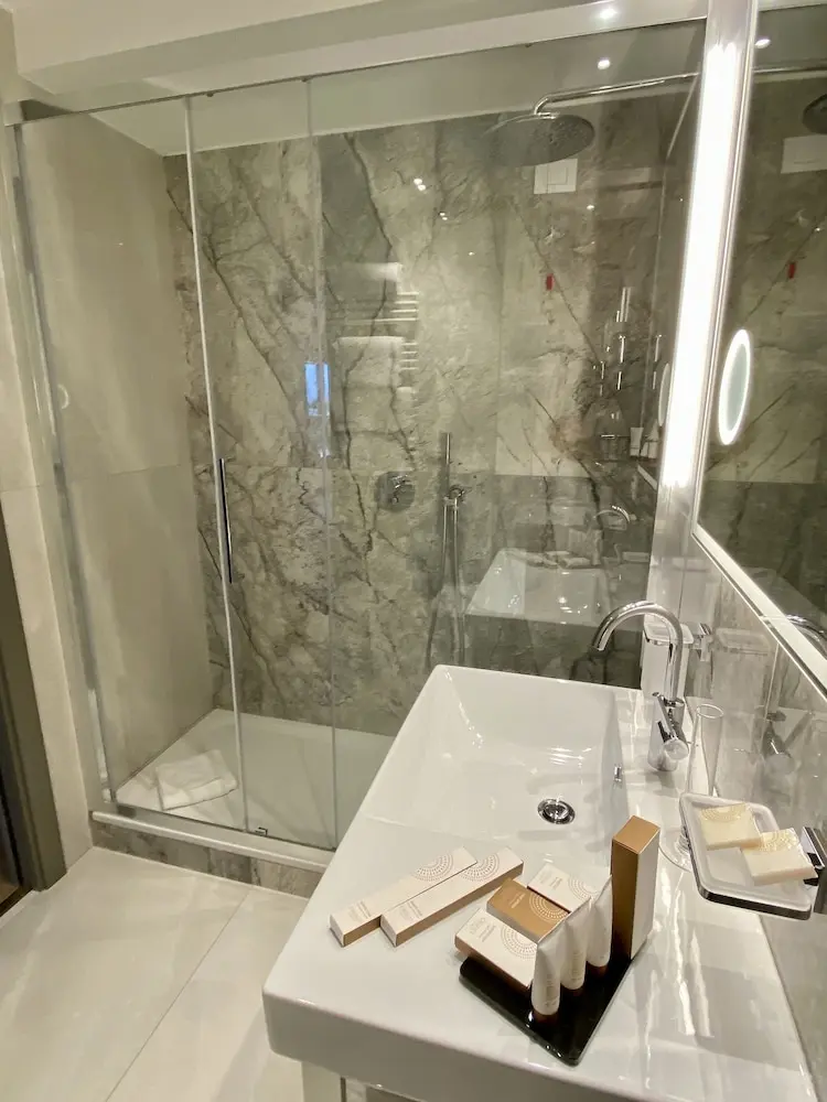 Hotel St. Martin ou Similar