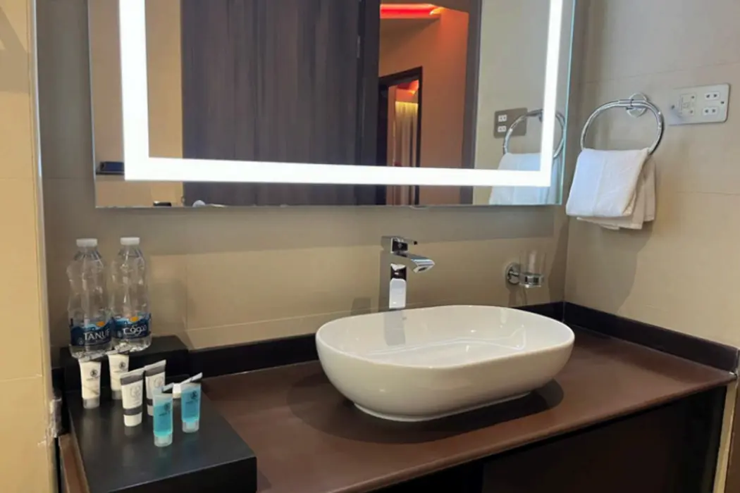 Carnelian Muscat - Airport Hotel