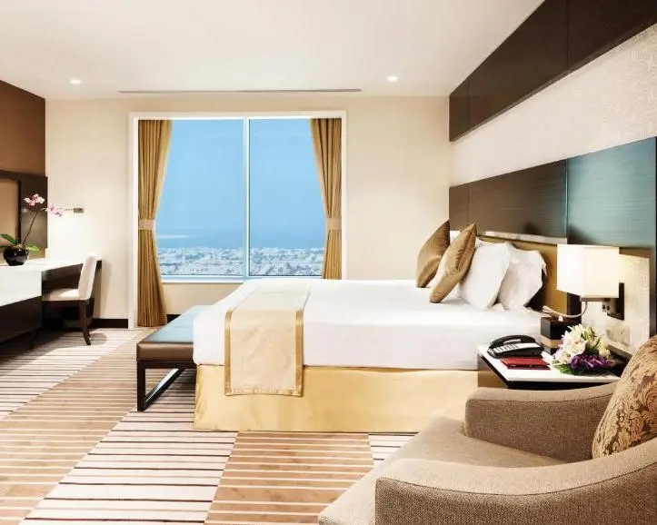 CARLTON DOWNTOWN HOTEL
