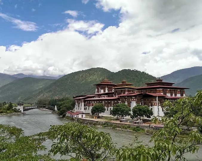 MTPE-30075 BHUTAN & NEPAL