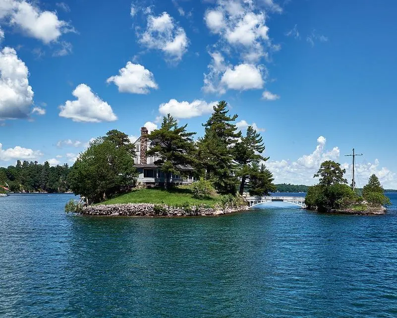 Mille Isole, Canada