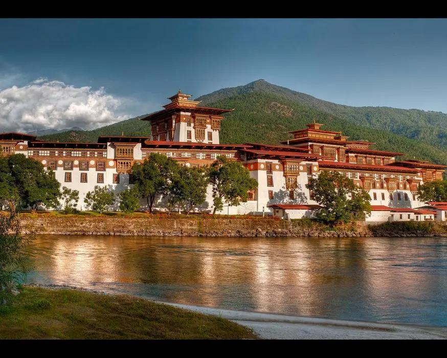 MTPE-30075 BHUTAN & NEPAL