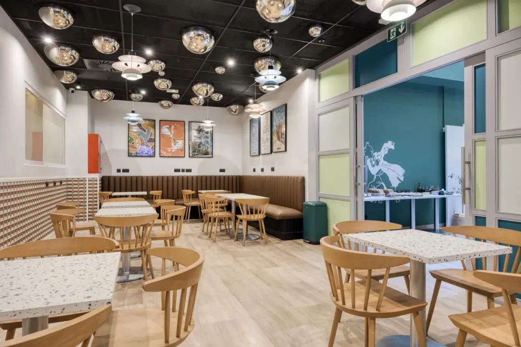 LATROUPE Grand Place Hostel