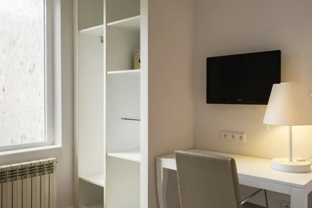 LATROUPE Grand Place Hostel