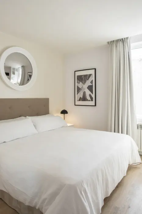 LATROUPE Grand Place Hostel