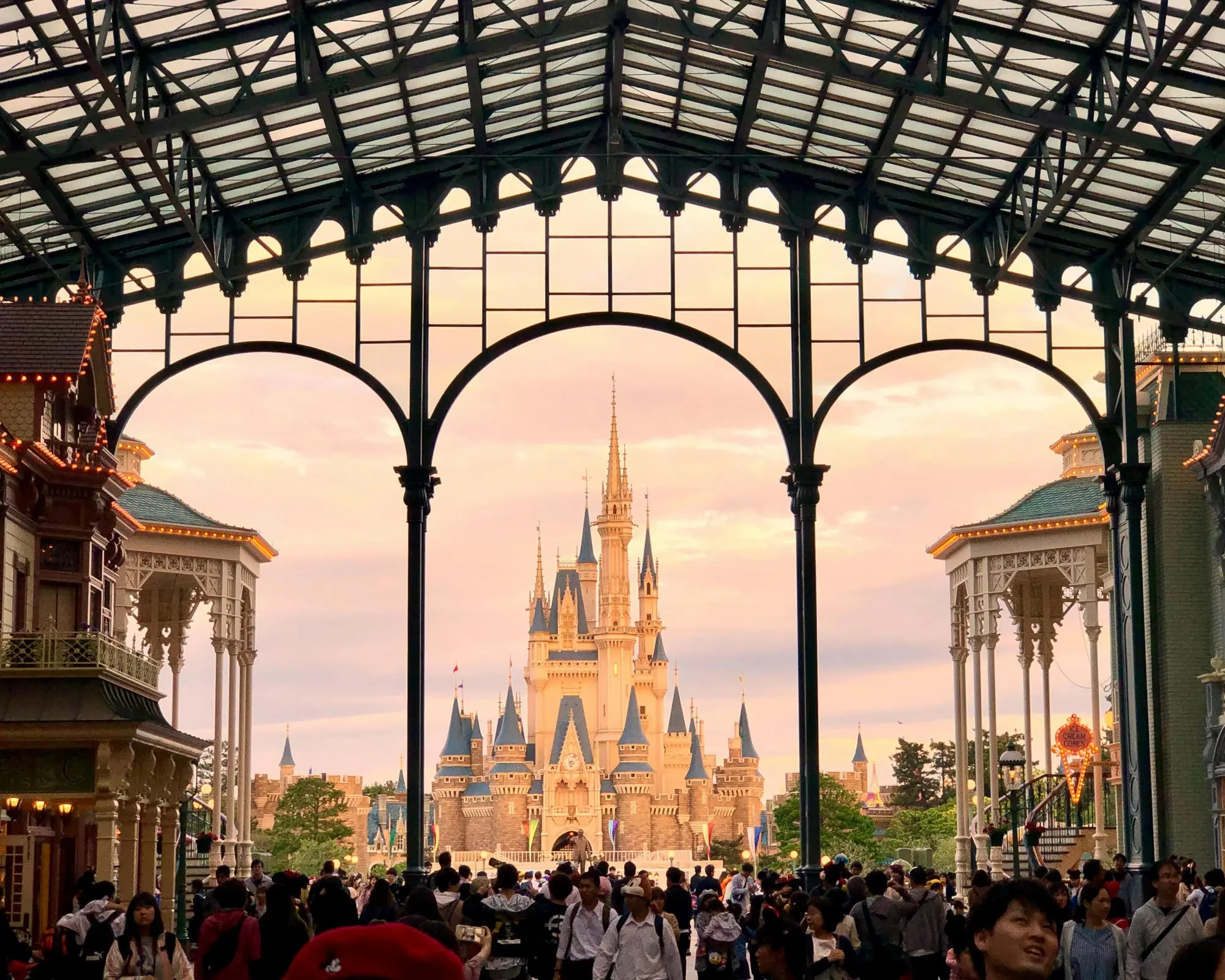 utc.travel: Tokyo Disneyland