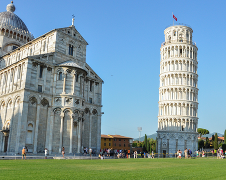 Pisa: visita guidata della Cattedrale, biglietto per la Torre Pendente e degustazione di vini