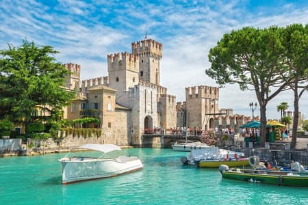 Day Trip to Verona, Sirmione and Lake Garda with Boat Cruise