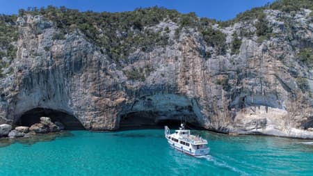 Mini Cruise by Motorboat in the Gulf of Orosei from Cala Gonone