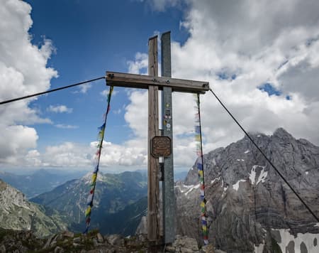 Excursion on Lake Volaia between nature and beauty