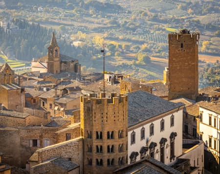 Sur les traces sacrées et artistiques de l'ancienne ville d'Orvieto 