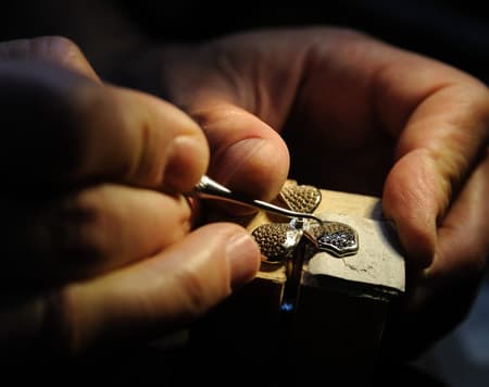 En el encanto de la artesanía de Umbría y sus joyas 