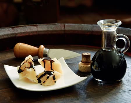 Tour nella Food e Motor Valley in Emilia