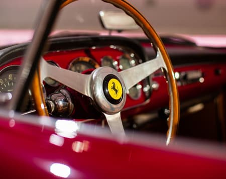 Iconos italianos: la leyenda de Ferrari en el corazón del Valle del Motor 