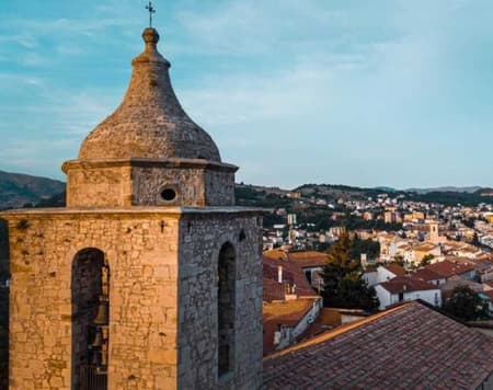 Dans une ferme laitière à Agnone entre goûts et arômes