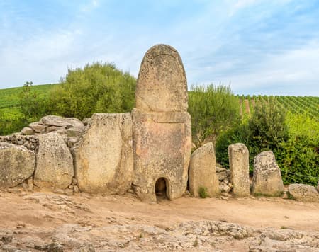 Nei villaggi nuragici della Marmilla tra storia e natura