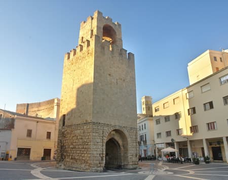 Ein Tag in Oristano zwischen Kunst und Geschichte 