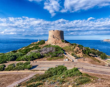 Im Herzen der Gallura zwischen Natur und Geschichte