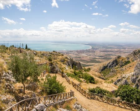 Nella Valle degli Eremi: la Puglia spirituale 