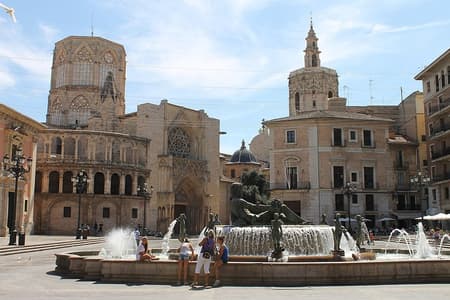 Valencia Old Town Tour with Wine & Tapas in 11th Century Historic Monument