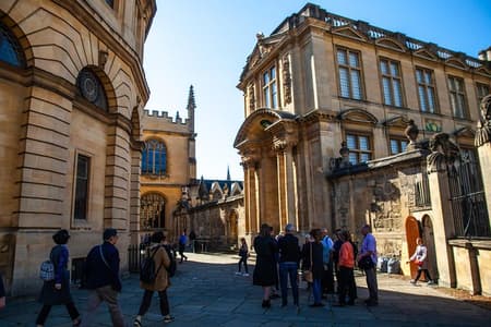 Tour a piedi dell'Università di Oxford con Guida universitaria degli alunni
