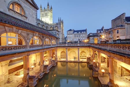 Windsor, Stonehenge and Bath Trip from London