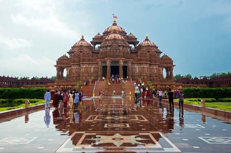 Delhi: Visits to Swaminarayan Akshardham with guide & transfers