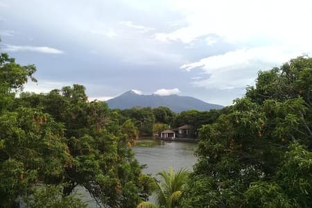 Granada colonial city & Isletas boat tour