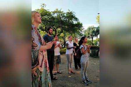 Ceremonia matutina privada en Wat Chalong (Templo Chaithararam)