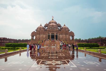 Akshardham Temple Private Evening Tour Exposición, espectáculo de luz y agua