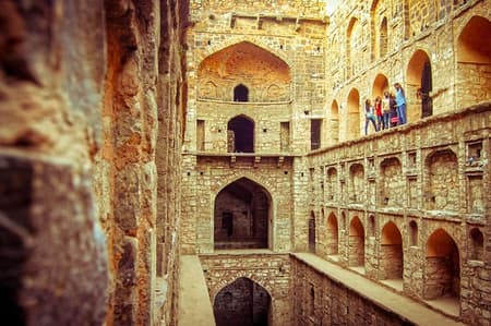 Half Day Delhi Walk Tour Includes Jantar Mantar, Agrasen Ki Baoli & Bangla Sahib