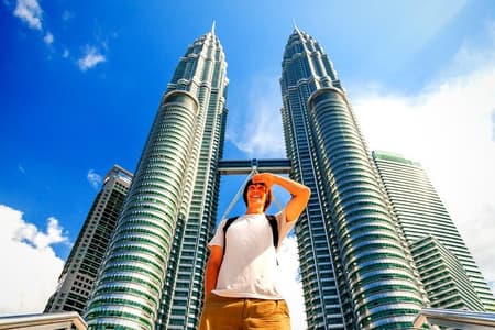 Private Tour Kuala Lumpur with Petronas Twin Towers Observation Deck & Batu Cave