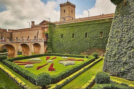 Montjuic Mountain Private Tour with Cable Car Experience