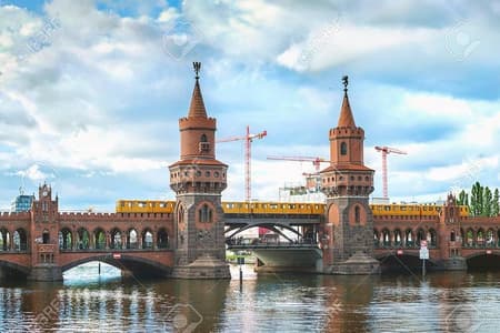 Private City Tour Berlin: Sightseeing Highlights & History