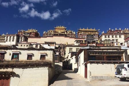 1-Day Shangri-La tour with Ganden Monastery, Napahai Lake and Tibetan Town